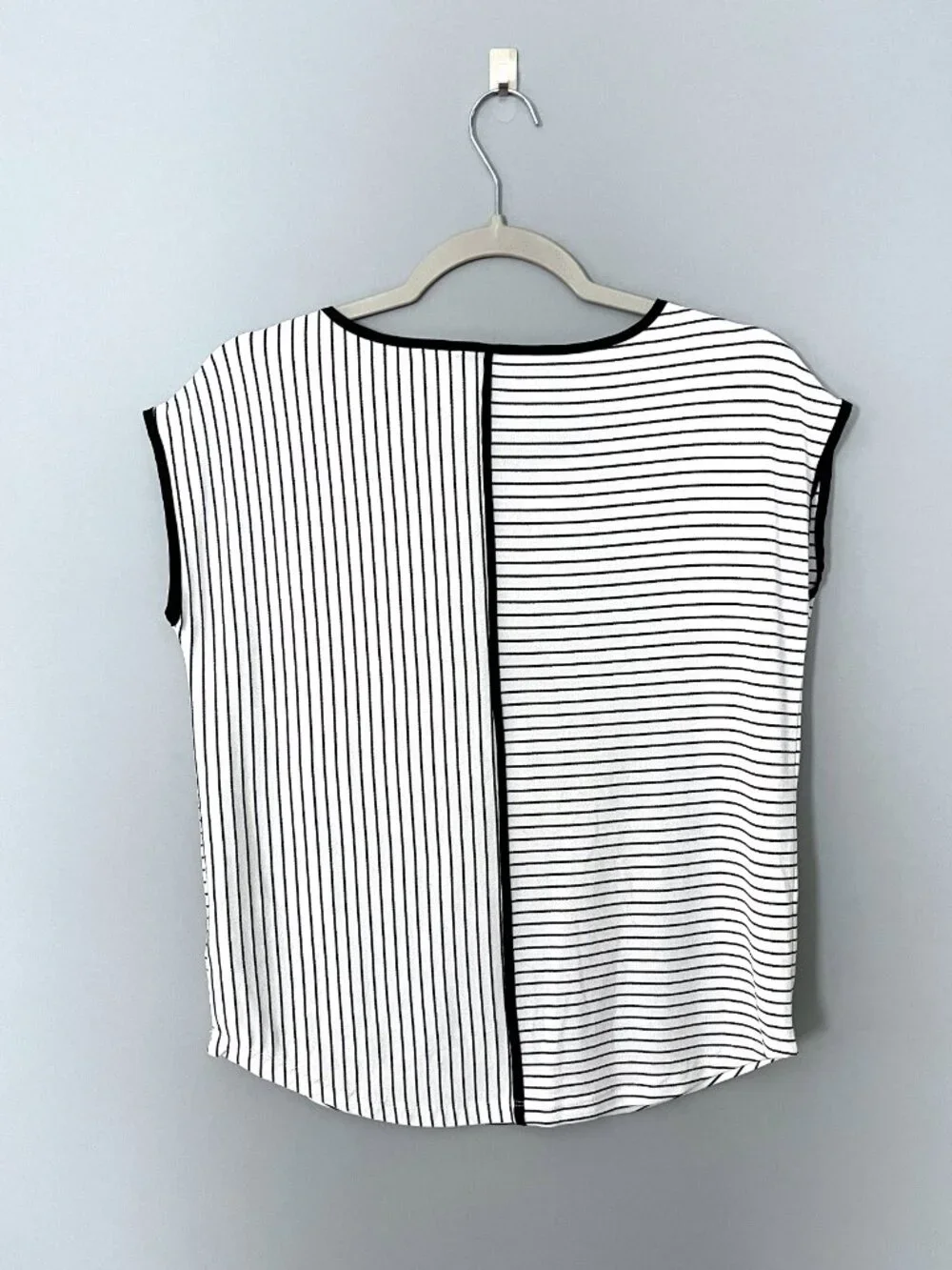 Banana Republic Blouse (White/Black) XS